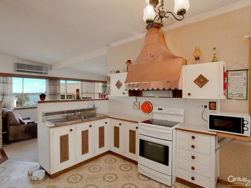 62 Thompson Road, Speers Point NSW 2284