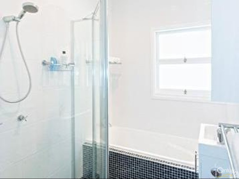 69 Mills Street, Warners Bay NSW 2282