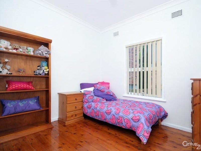 69 Mills Street, Warners Bay NSW 2282