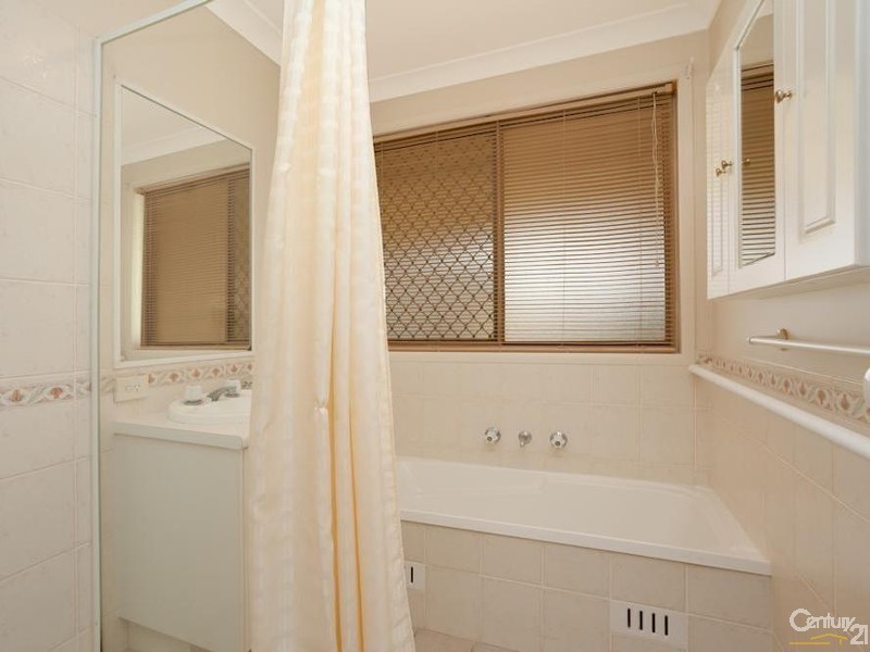 9 Angophora Close, Mount Hutton NSW 2290