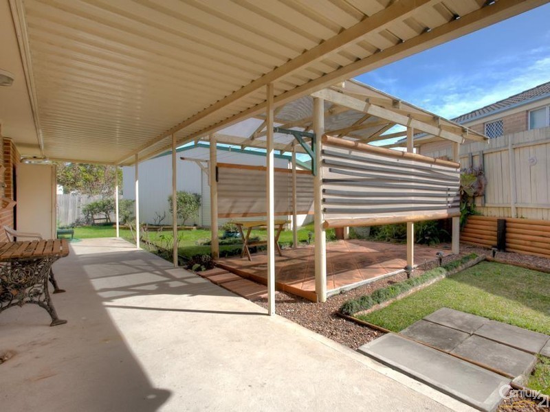 9 Angophora Close, Mount Hutton NSW 2290