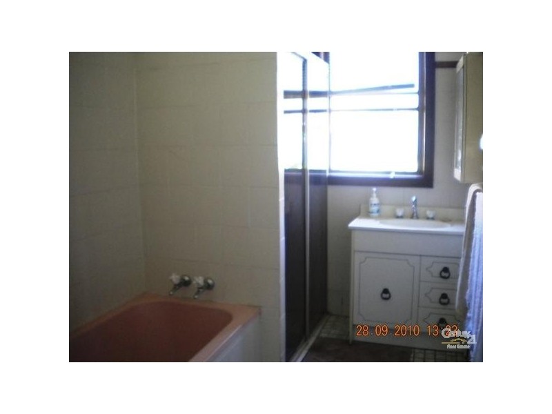 8 Inglis Street, Kotara South NSW 2289