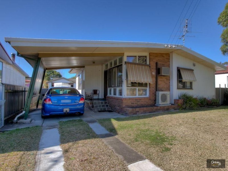 70 Coral Crescent, Gateshead NSW 2290