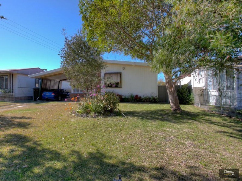 70 Coral Crescent, Gateshead NSW 2290