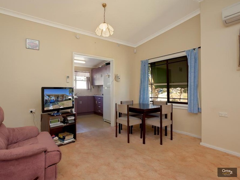 70 Coral Crescent, Gateshead NSW 2290