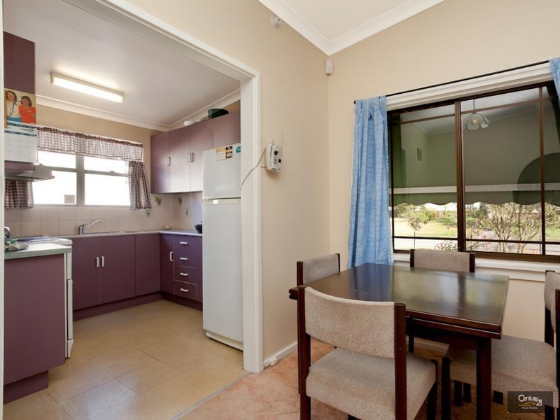 70 Coral Crescent, Gateshead NSW 2290