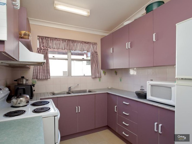 70 Coral Crescent, Gateshead NSW 2290