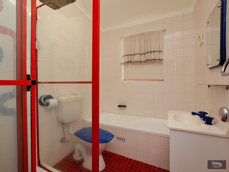 70 Coral Crescent, Gateshead NSW 2290