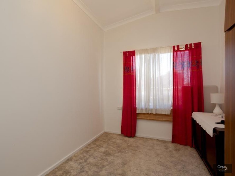 70 Coral Crescent, Gateshead NSW 2290