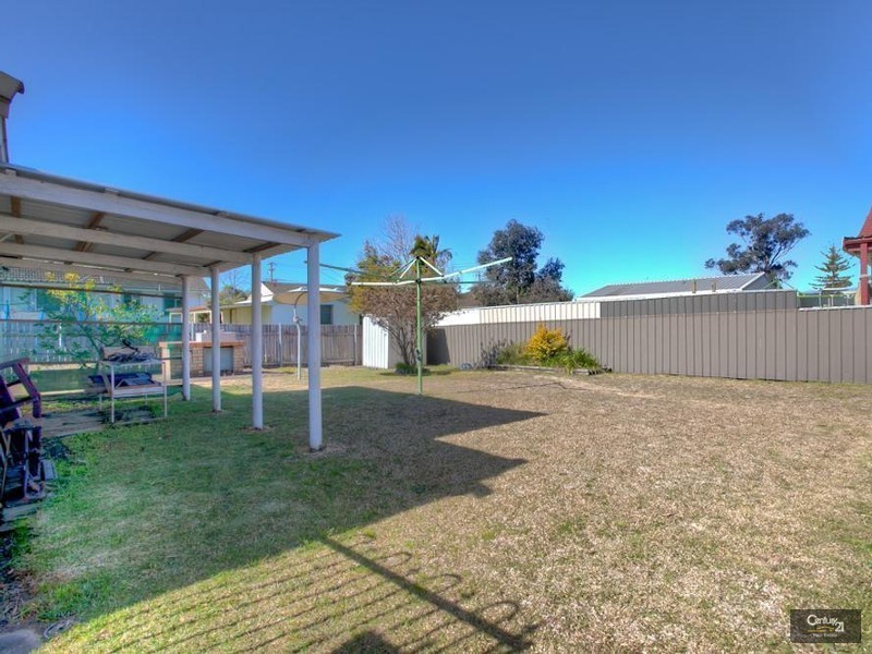 70 Coral Crescent, Gateshead NSW 2290