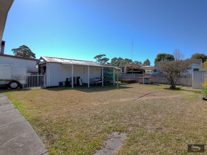 70 Coral Crescent, Gateshead NSW 2290