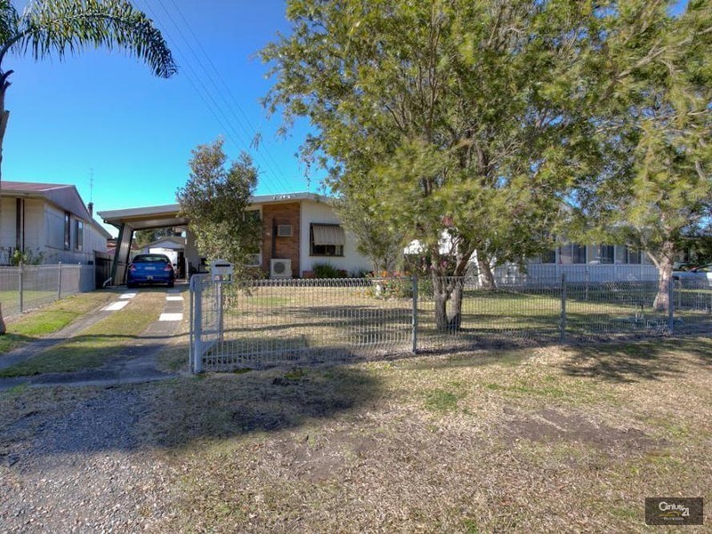 70 Coral Crescent, Gateshead NSW 2290