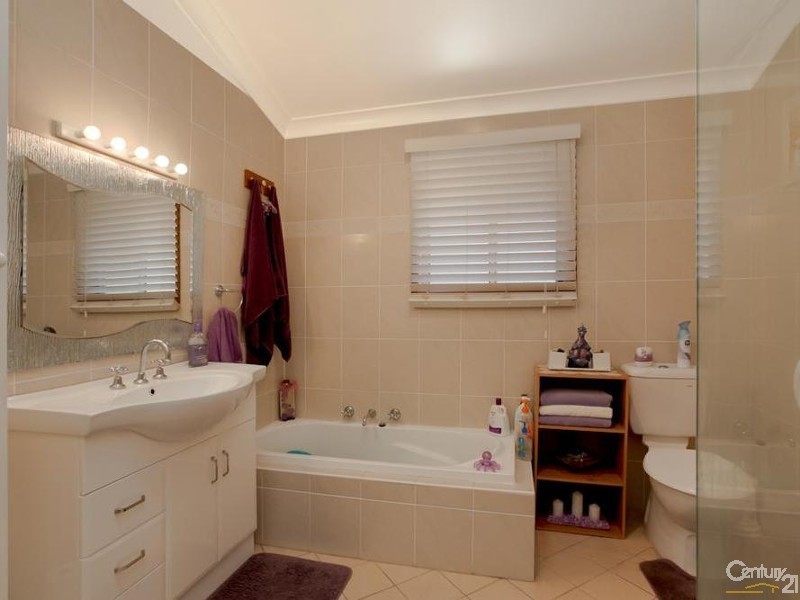 7 Rosedale Crescent, Rankin Park NSW 2287