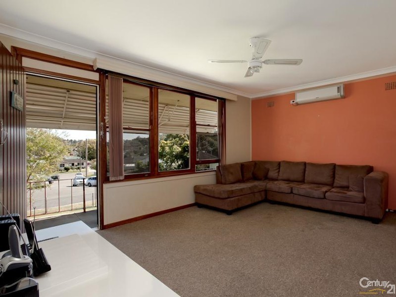 1 Pine Place, Gateshead NSW 2290