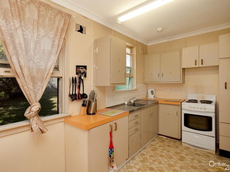 1 Pine Place, Gateshead NSW 2290