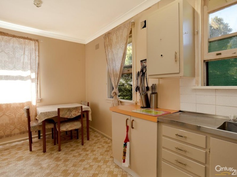 1 Pine Place, Gateshead NSW 2290