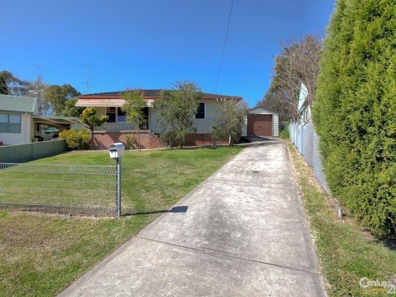 1 Pine Place, Gateshead NSW 2290