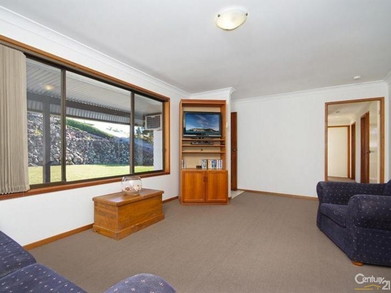 10 Kestrel Avenue, Mount Hutton NSW 2290