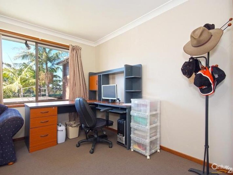 10 Kestrel Avenue, Mount Hutton NSW 2290