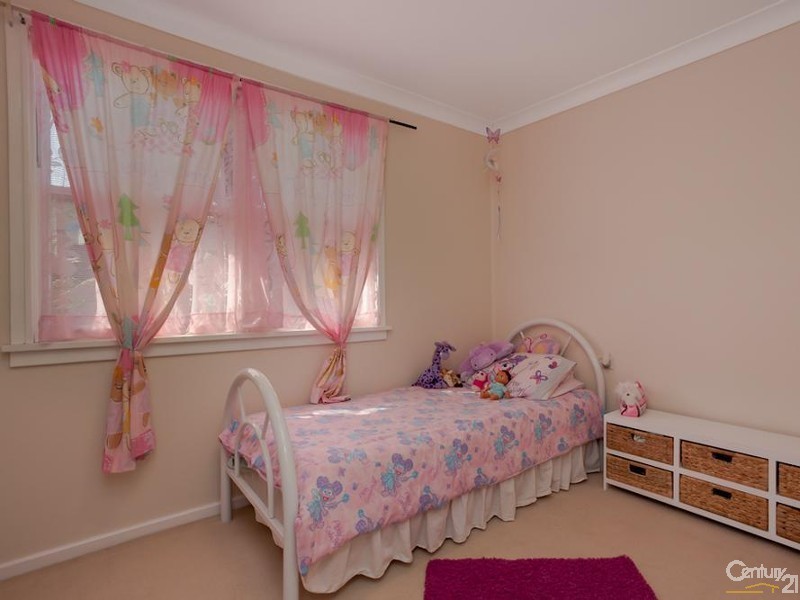 21 Cassia Crescent, Gateshead NSW 2290