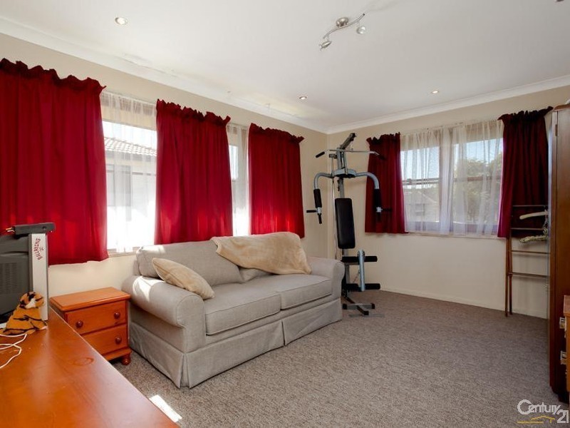 63 Cadaga Road, Gateshead NSW 2290