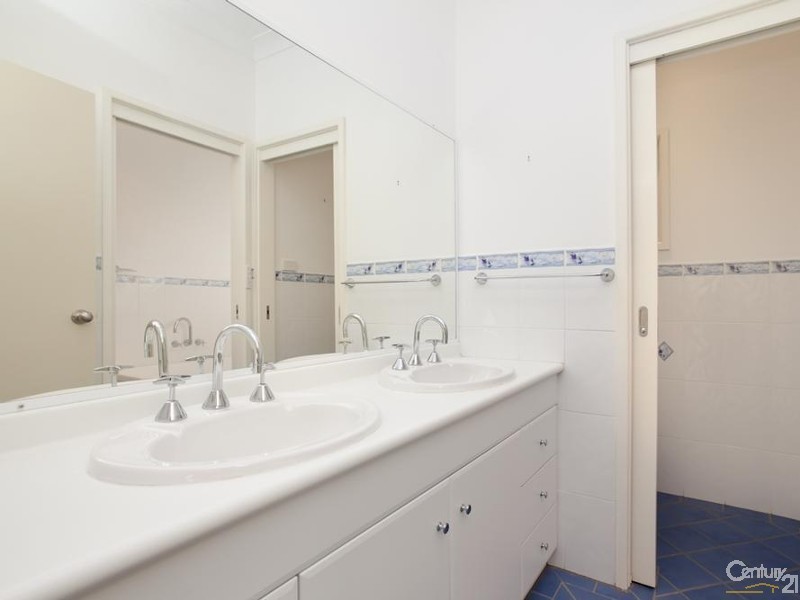 5 Valaud Crescent, Highfields NSW 2289
