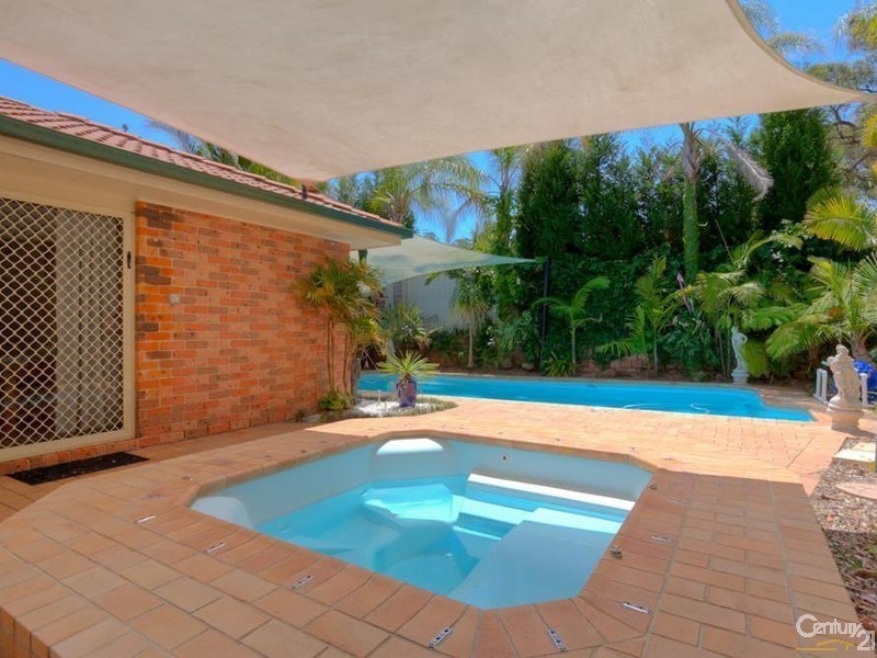 12 Whitehaven Drive, Lakelands NSW 2282