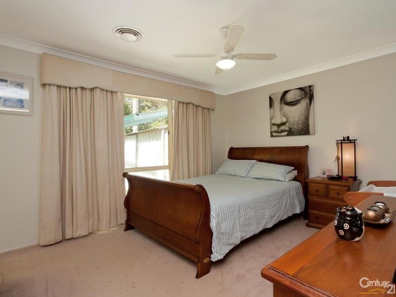 12 Whitehaven Drive, Lakelands NSW 2282