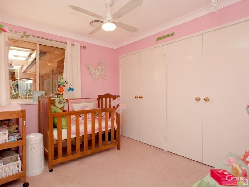 12 Whitehaven Drive, Lakelands NSW 2282