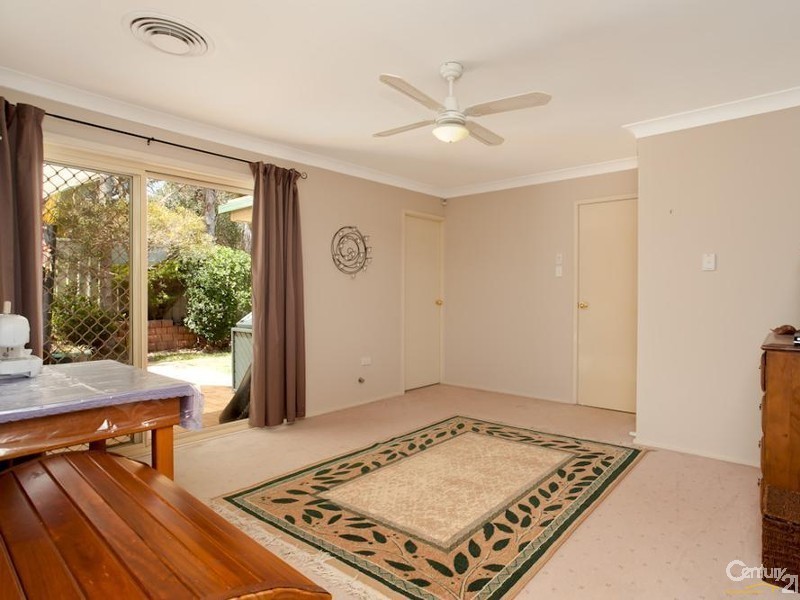 12 Whitehaven Drive, Lakelands NSW 2282