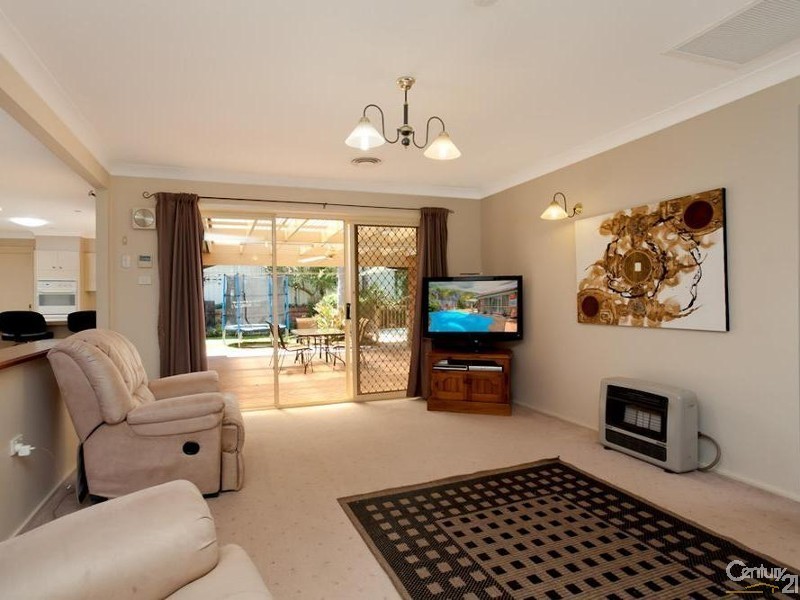 12 Whitehaven Drive, Lakelands NSW 2282