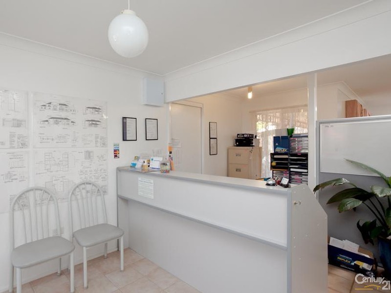 12 Whitehaven Drive, Lakelands NSW 2282