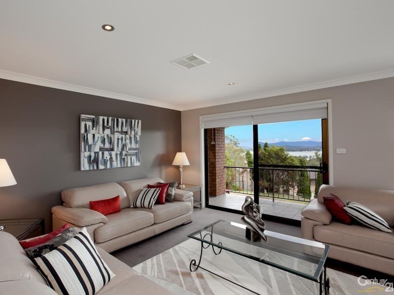 9 Drayton Close, Eleebana NSW 2282