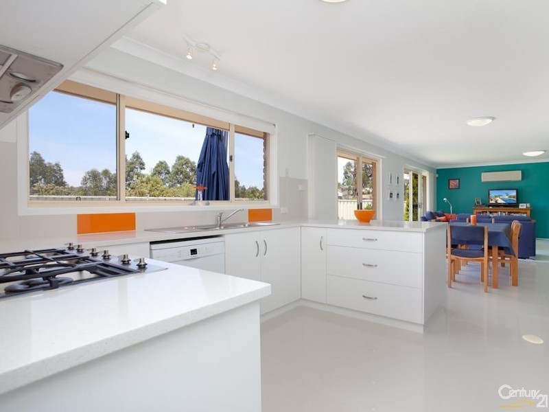 3 Broughton Way, Lakelands NSW 2282