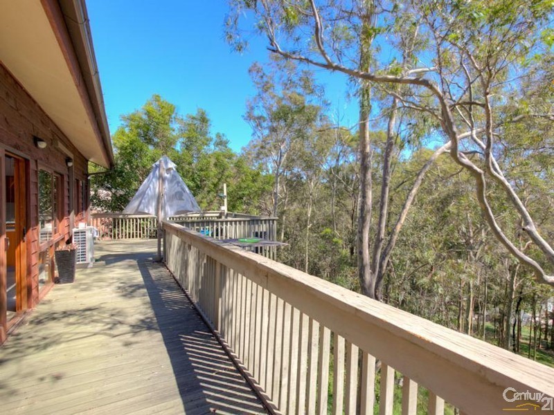 8 Robertson Road, Valentine NSW 2280