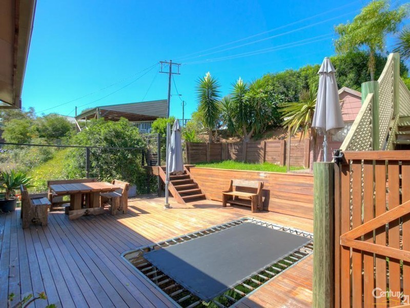 8 Robertson Road, Valentine NSW 2280