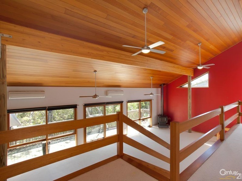 8 Robertson Road, Valentine NSW 2280