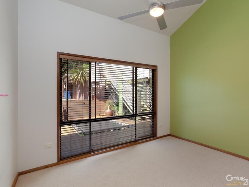 8 Robertson Road, Valentine NSW 2280