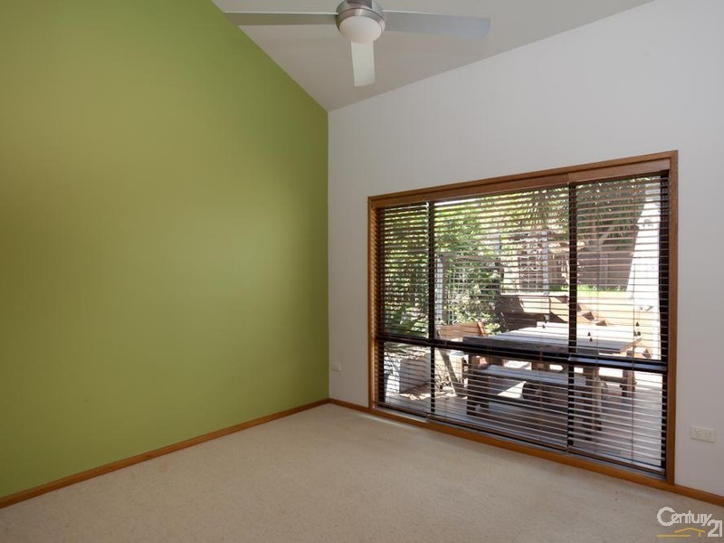 8 Robertson Road, Valentine NSW 2280