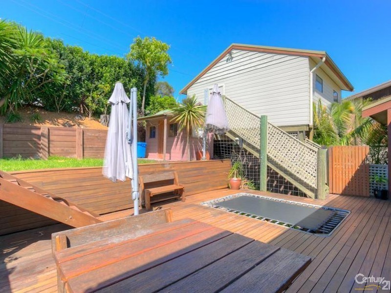 8 Robertson Road, Valentine NSW 2280