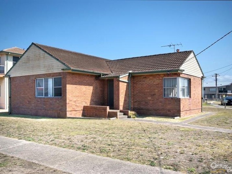 1 Barrie Crescent, Stockton NSW 2295
