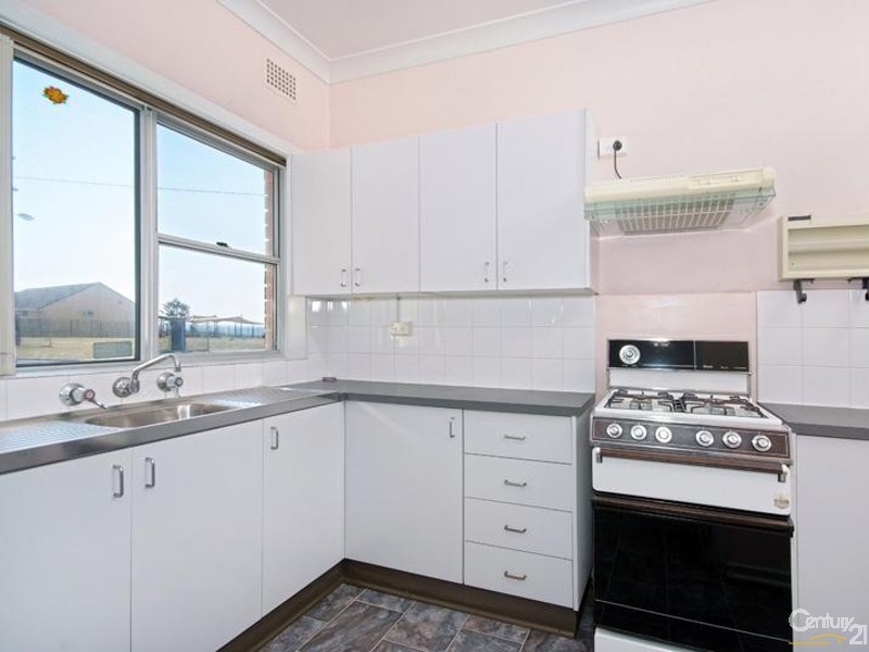 1 Barrie Crescent, Stockton NSW 2295