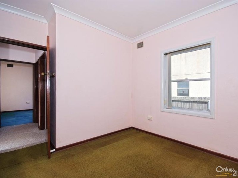 1 Barrie Crescent, Stockton NSW 2295