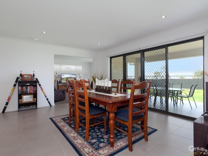 64 Dalmeny Drive, Macquarie Hills NSW 2285