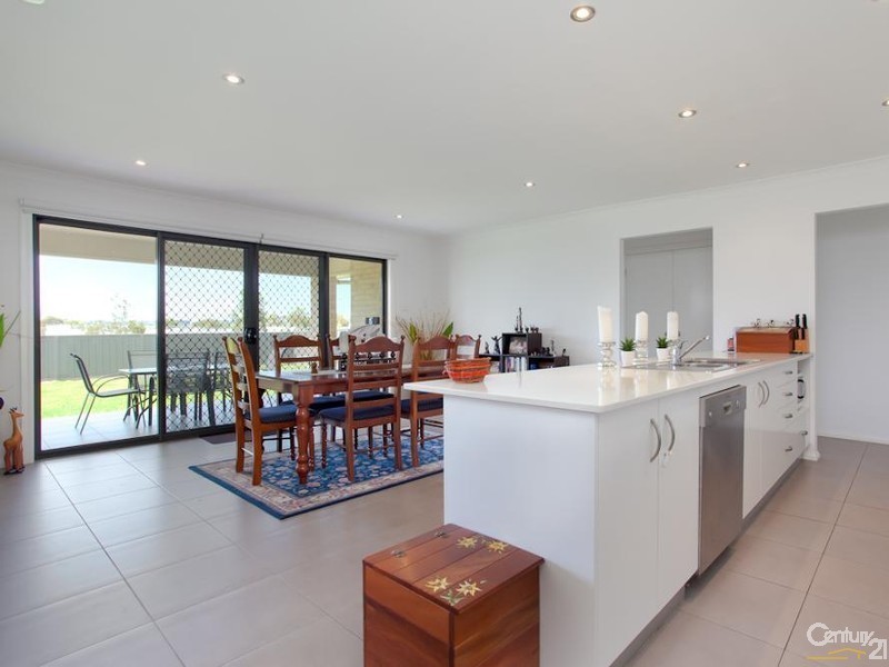 64 Dalmeny Drive, Macquarie Hills NSW 2285