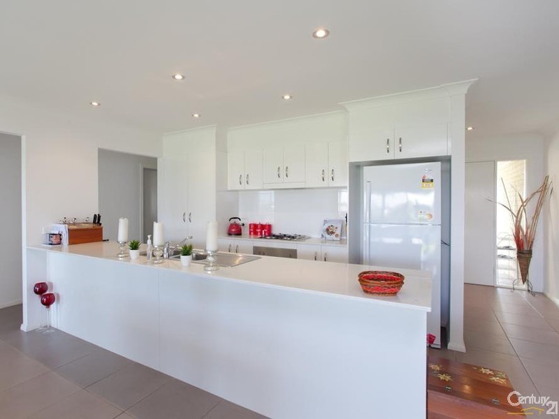 64 Dalmeny Drive, Macquarie Hills NSW 2285