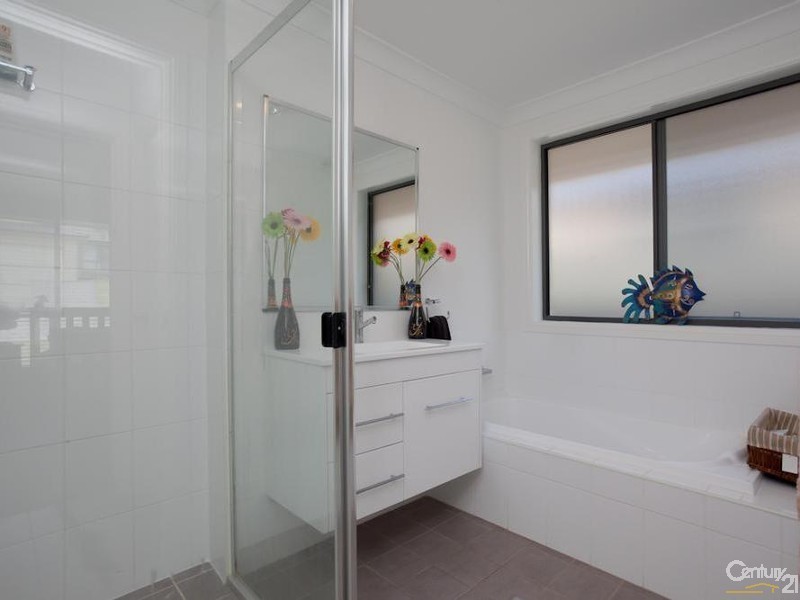 64 Dalmeny Drive, Macquarie Hills NSW 2285