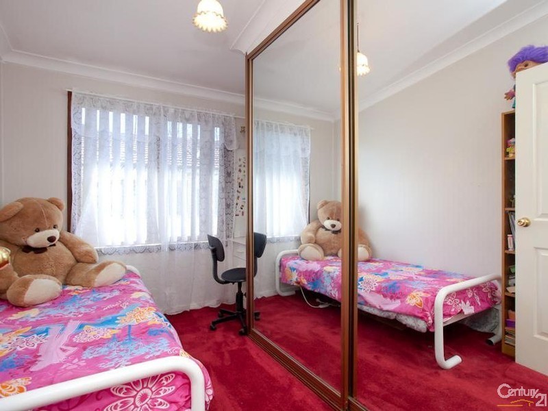 3 Teak Street, Gateshead NSW 2290