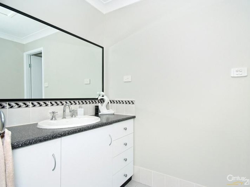 29 Lawson Road, Macquarie Hills NSW 2285