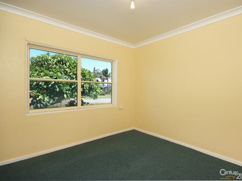 2 Stone Street, Stockton NSW 2295